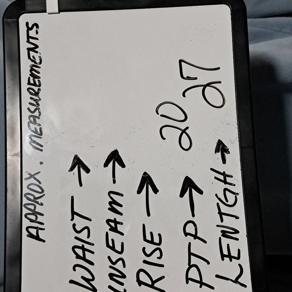 H&M Oversized Sweatshirt - Picture 3 of 5